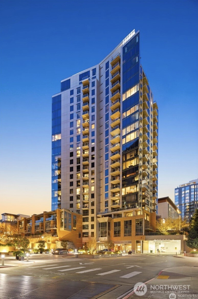 10650 NE 9th Place Unit: 1122