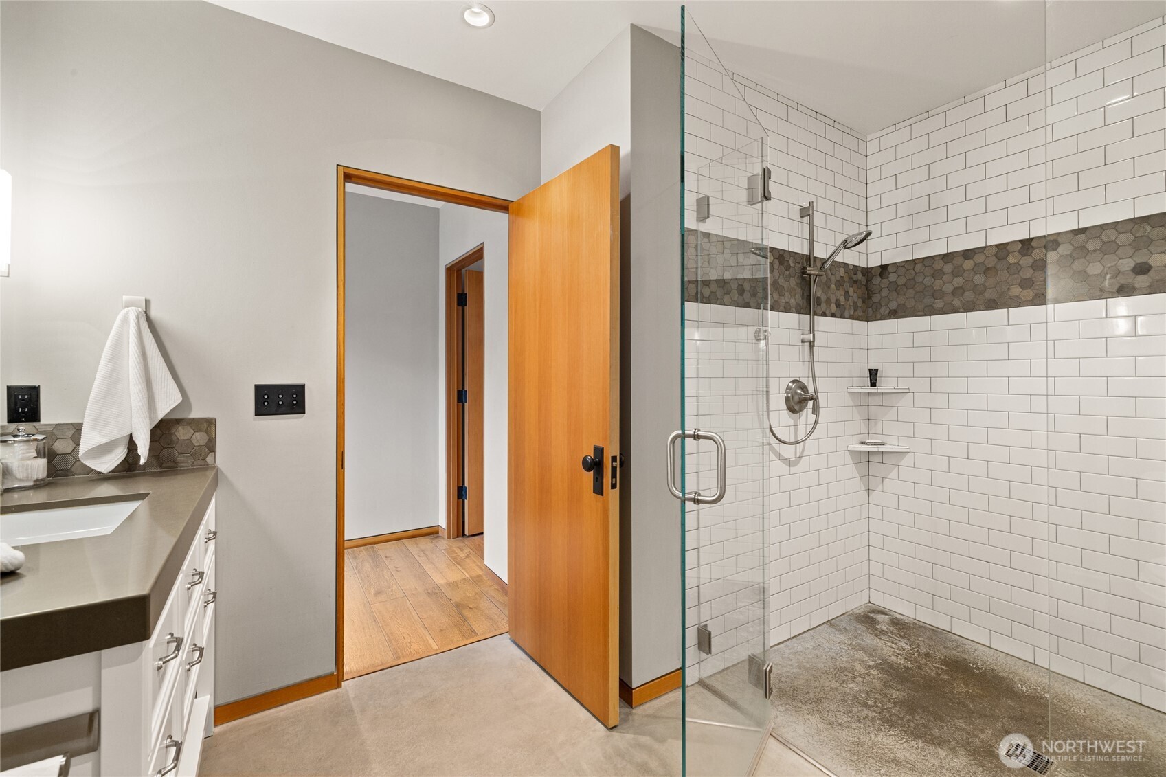 250 Leaden Queen Lane