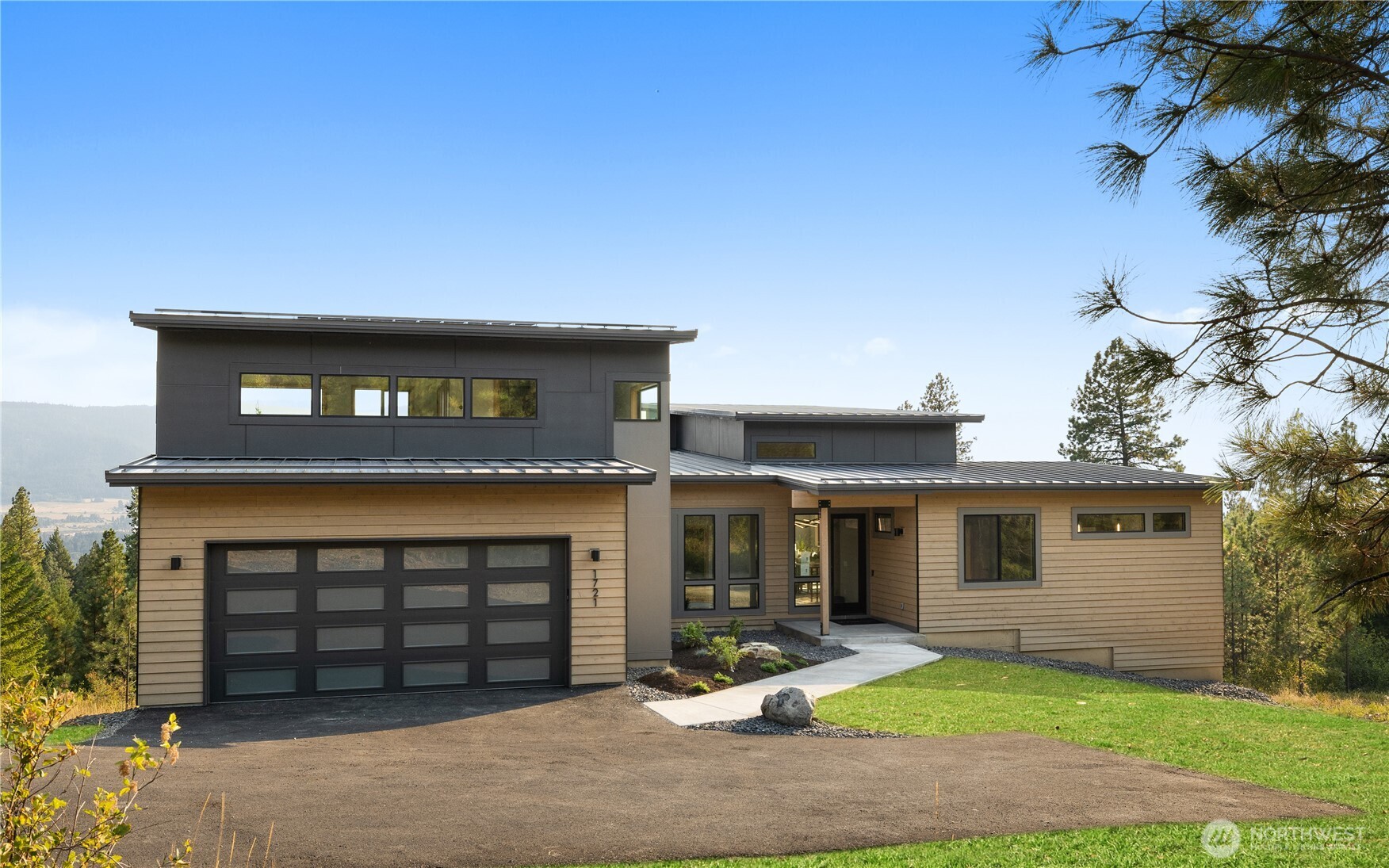 1721 Forest Ridge Drive