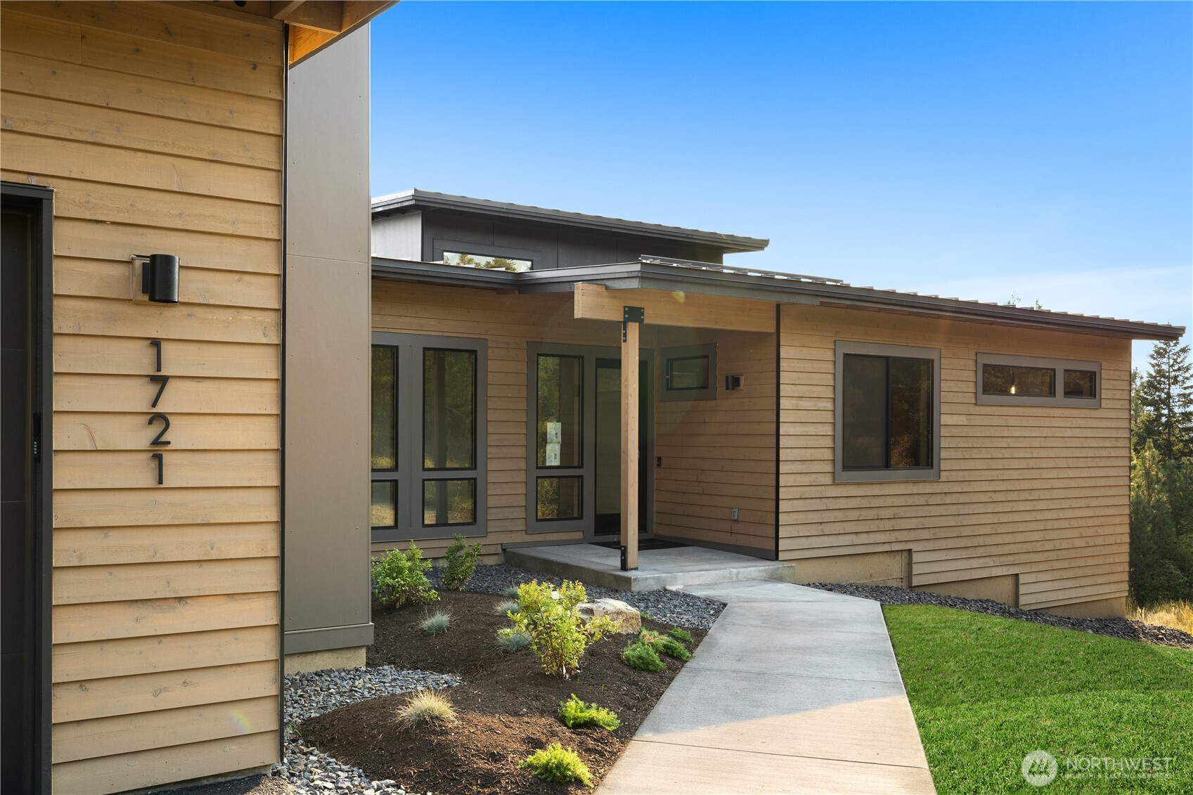 1721 Forest Ridge Drive