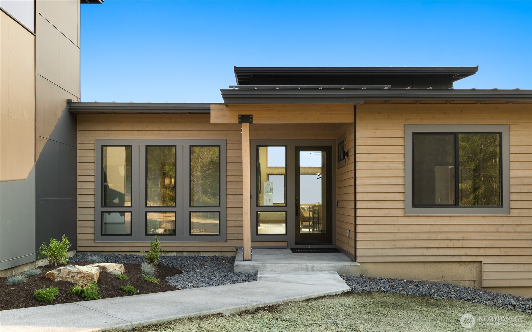 1721 Forest Ridge Drive