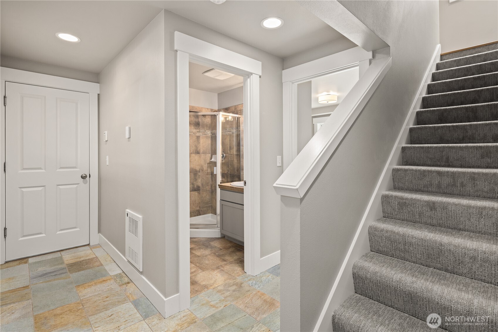 5015 A 8th Avenue NW