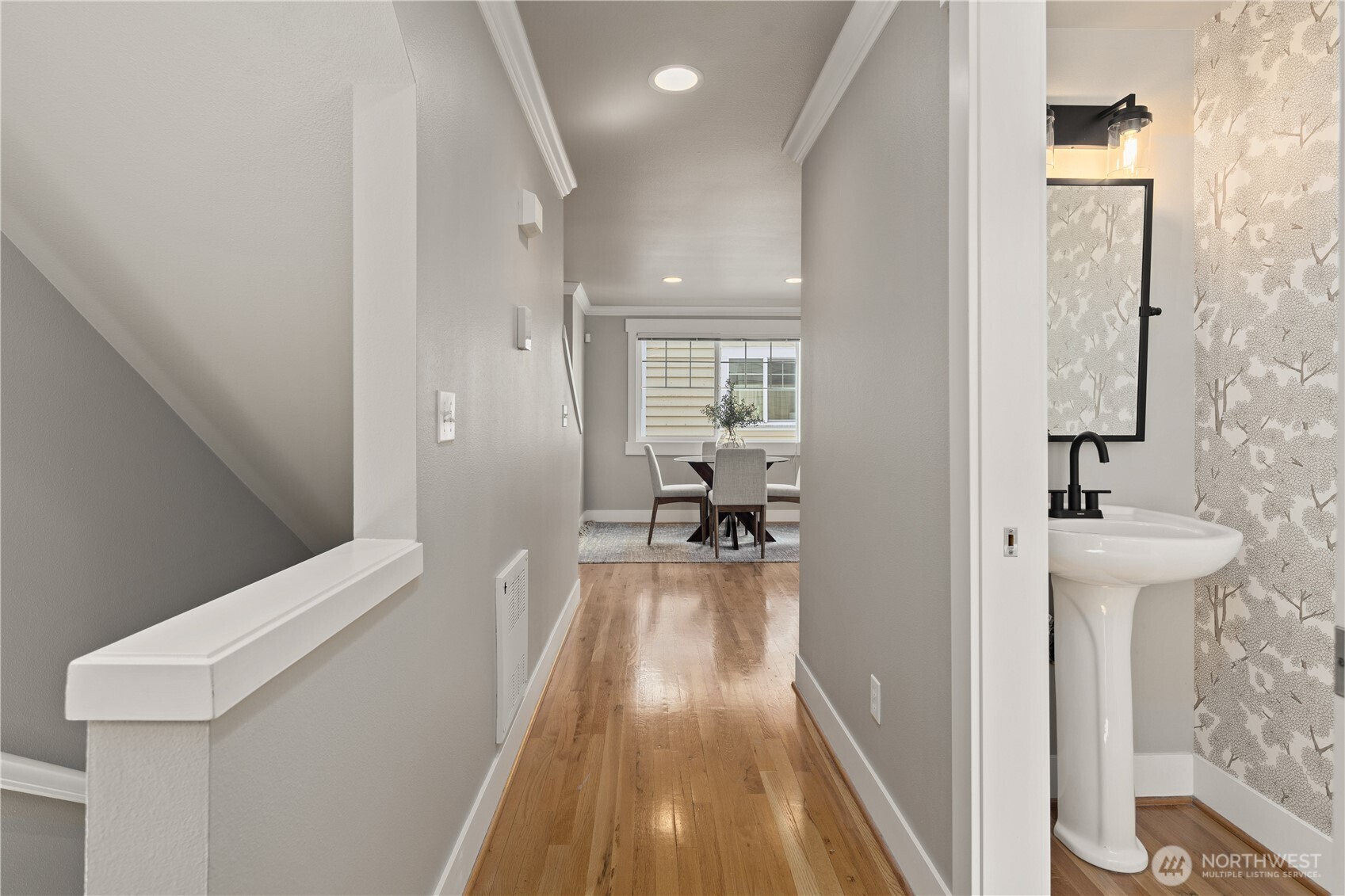 5015 A 8th Avenue NW