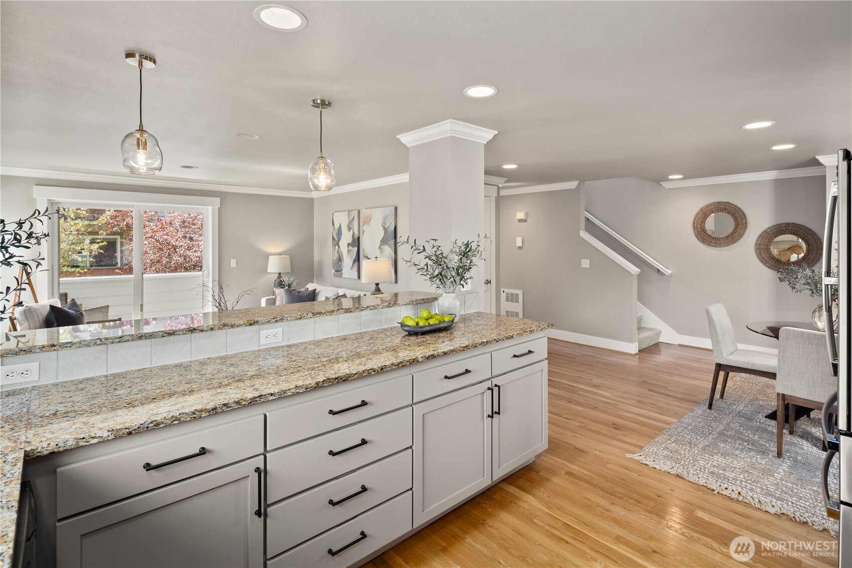 5015 A 8th Avenue NW