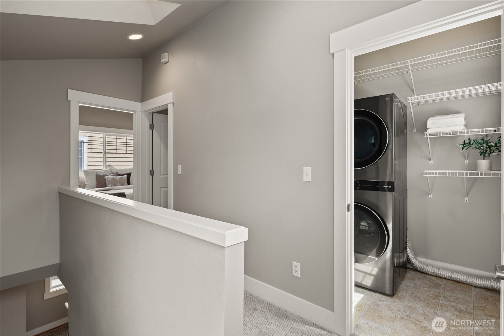 5015 A 8th Avenue NW