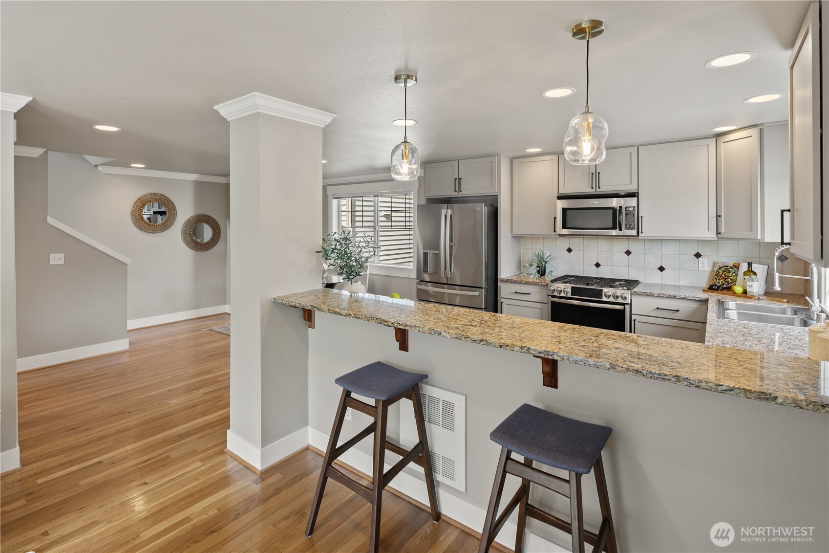 5015 A 8th Avenue NW