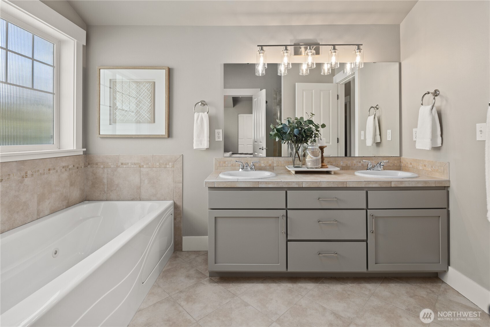 5015 A 8th Avenue NW