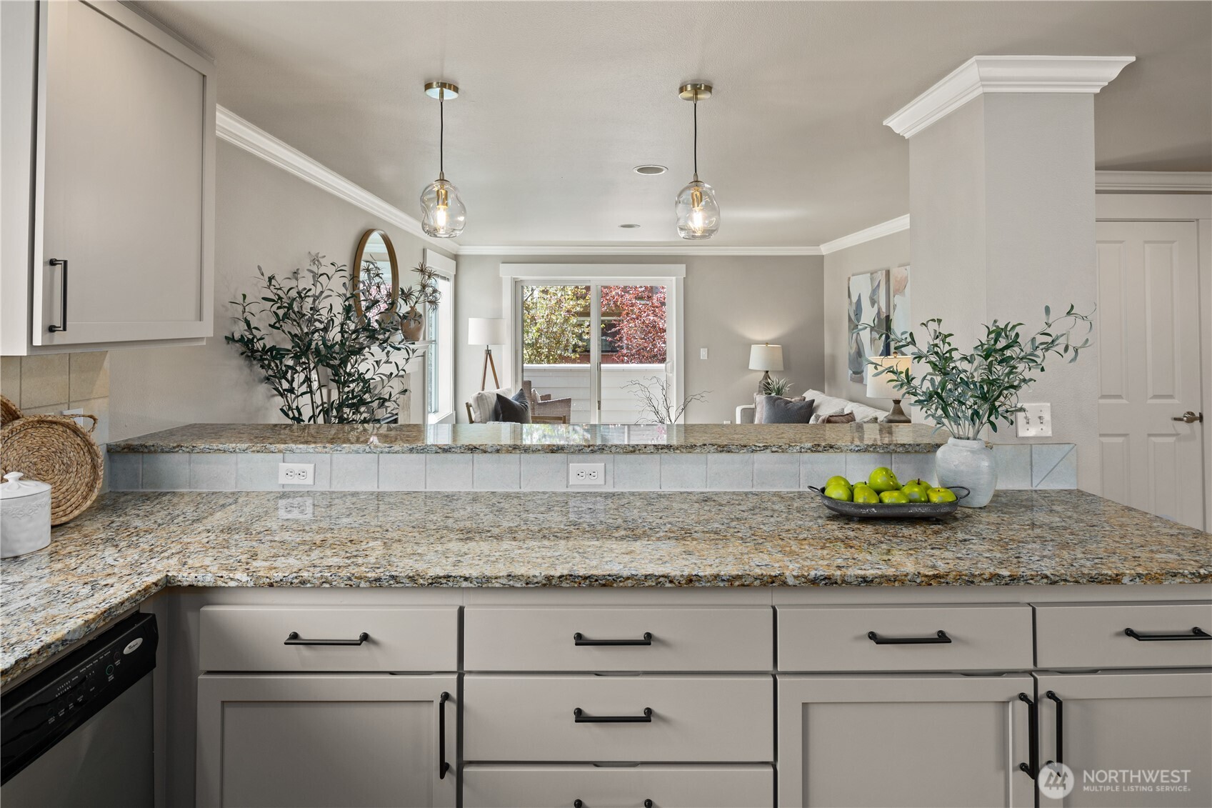 5015 A 8th Avenue NW