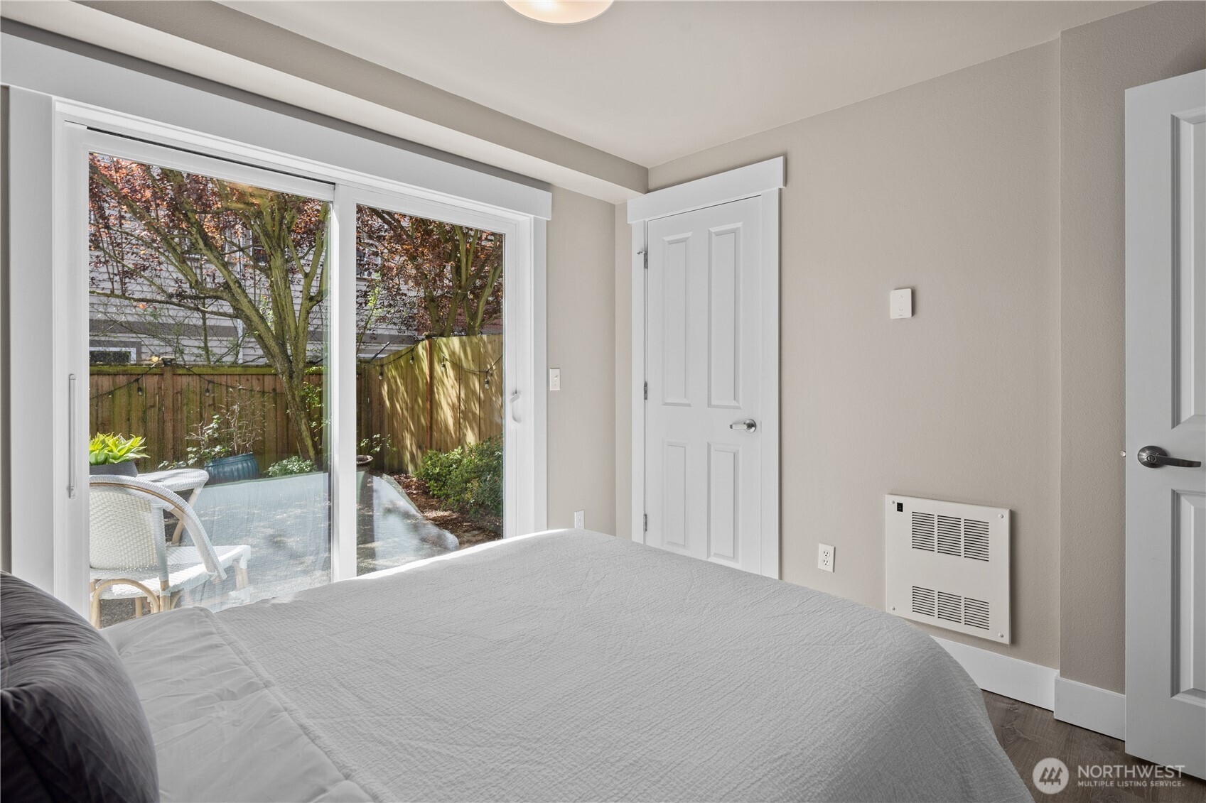 5015 A 8th Avenue NW