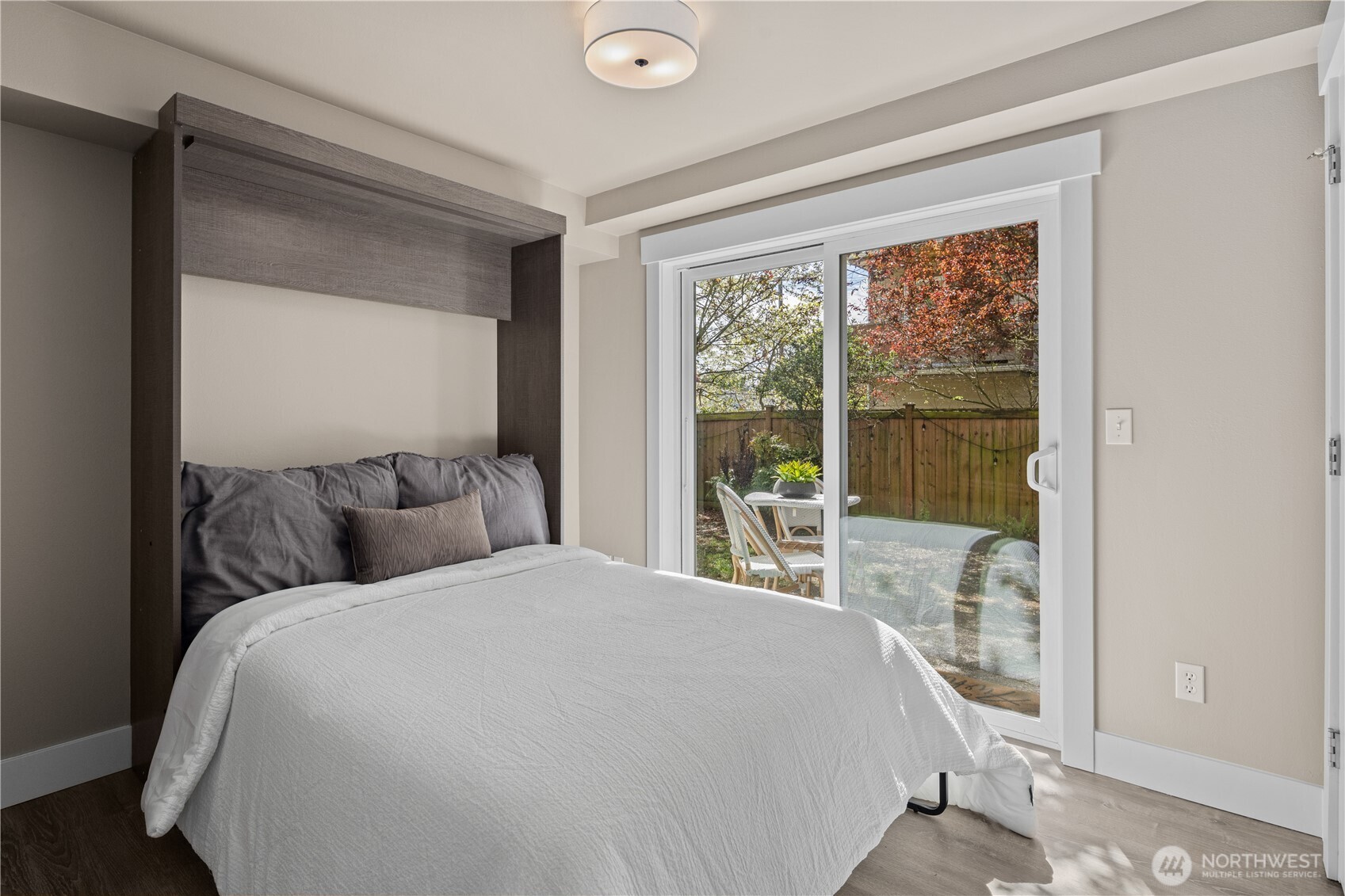 5015 A 8th Avenue NW