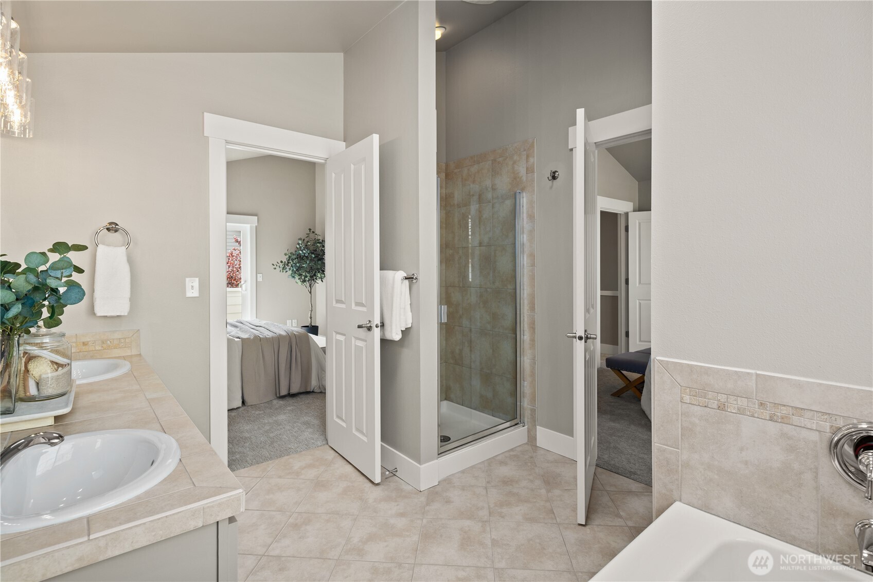 5015 A 8th Avenue NW