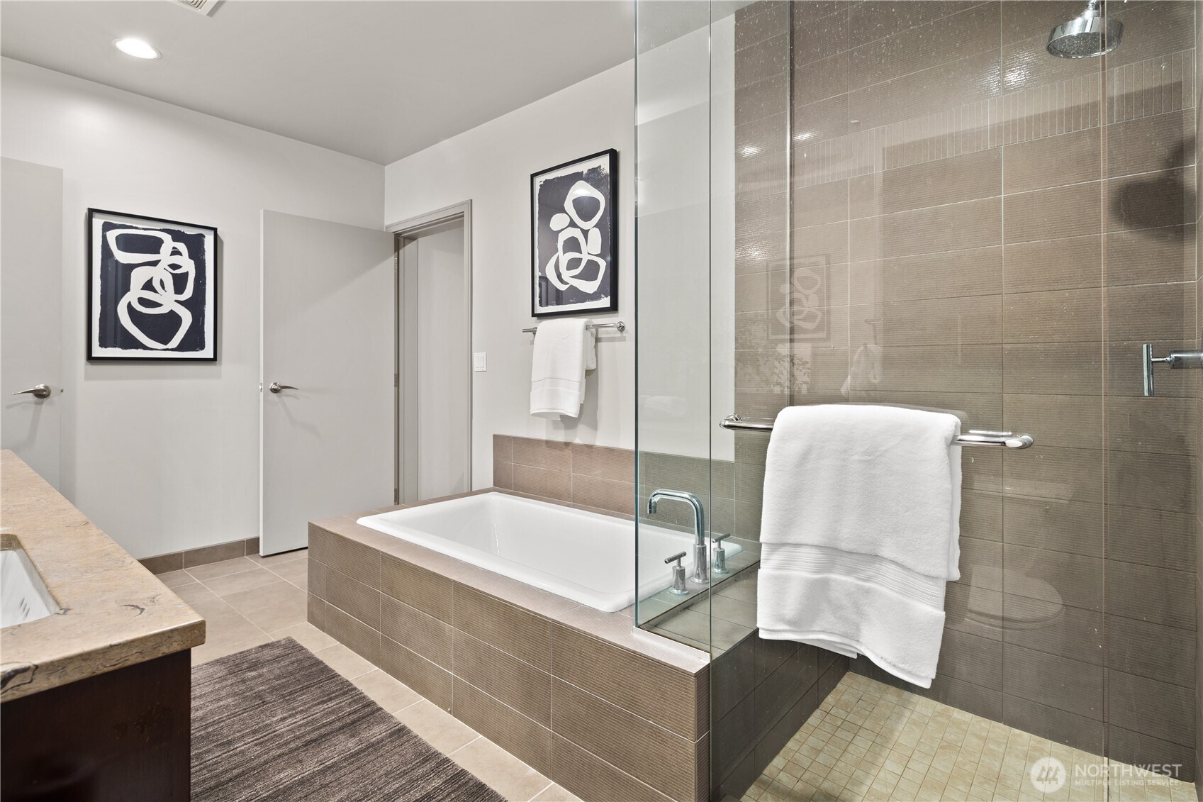 10650 NE 9th Place Unit: 1925