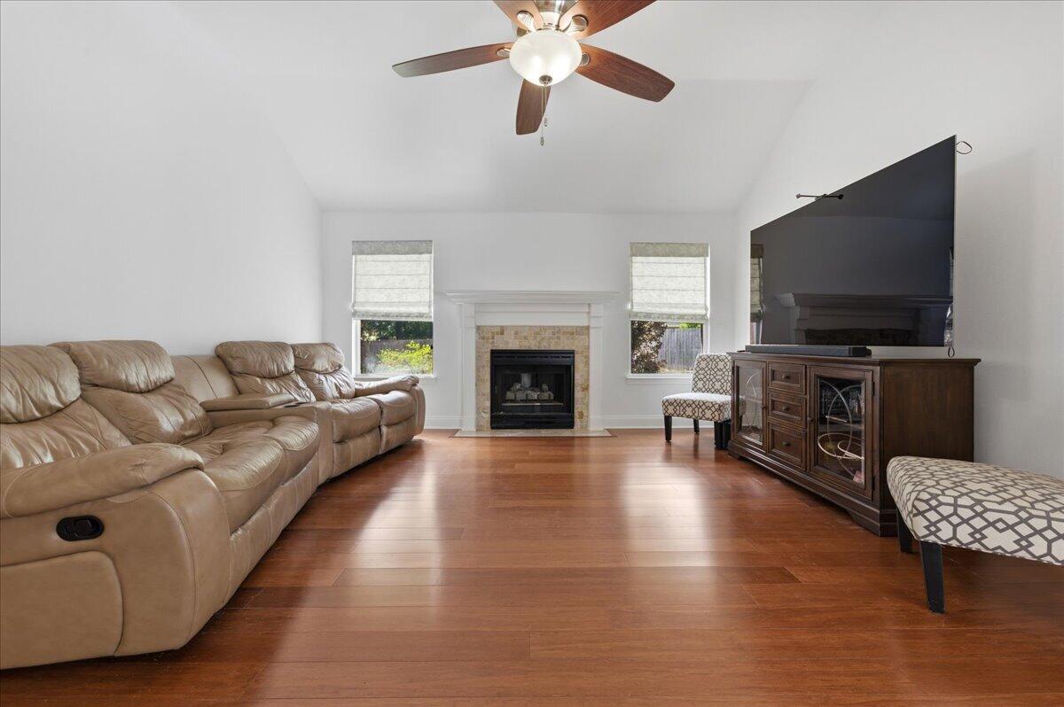 4034 Bond Circle