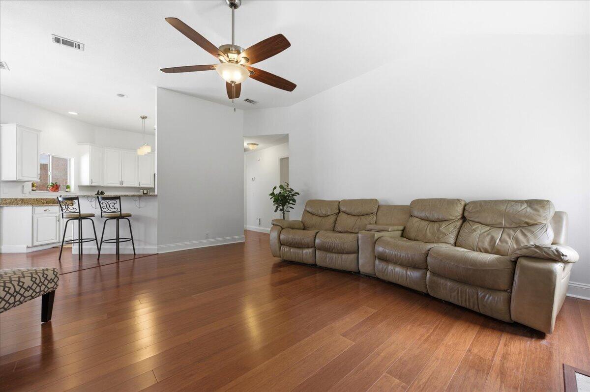 4034 Bond Circle