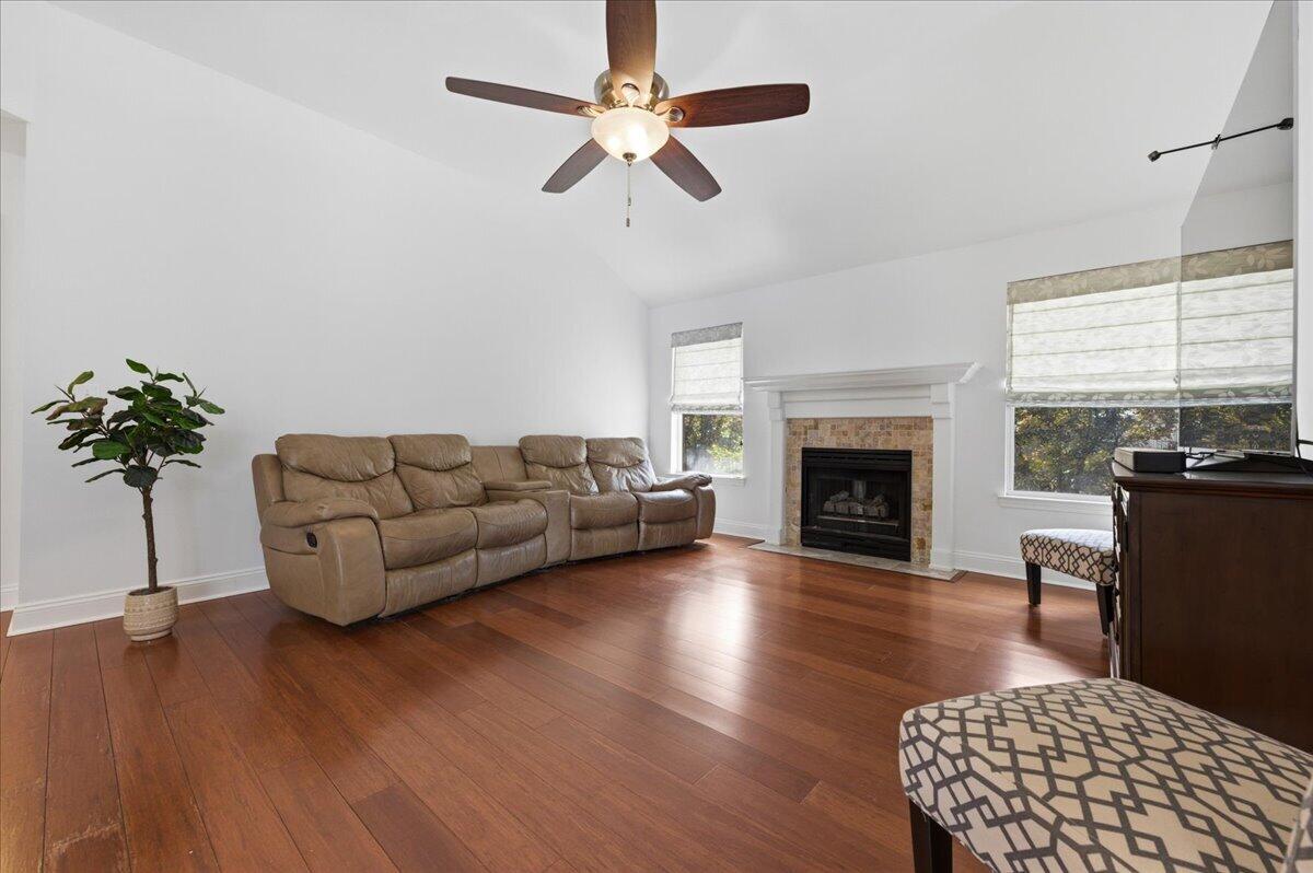 4034 Bond Circle