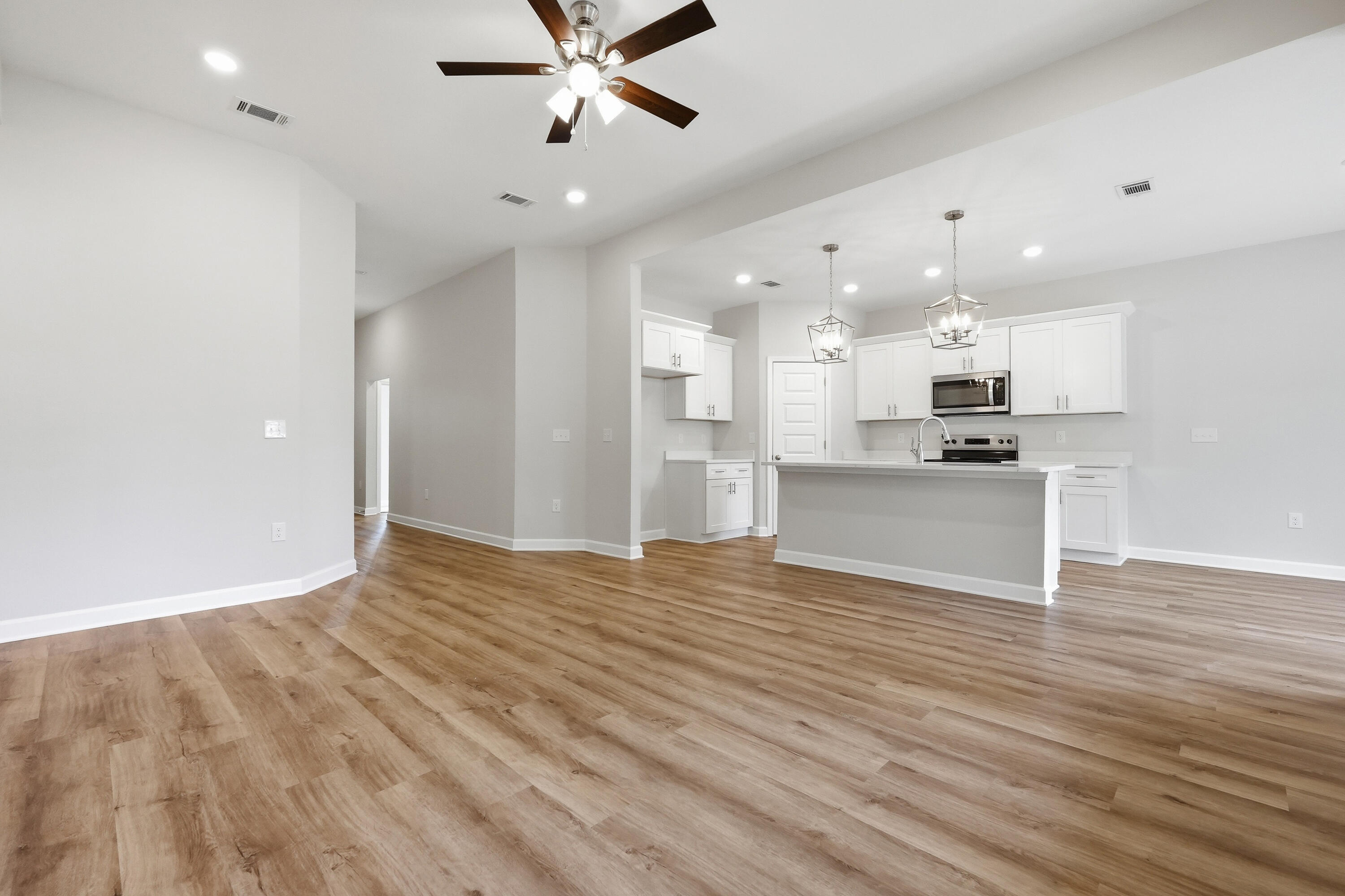 98 Spooner Street, DeFuniak Springs