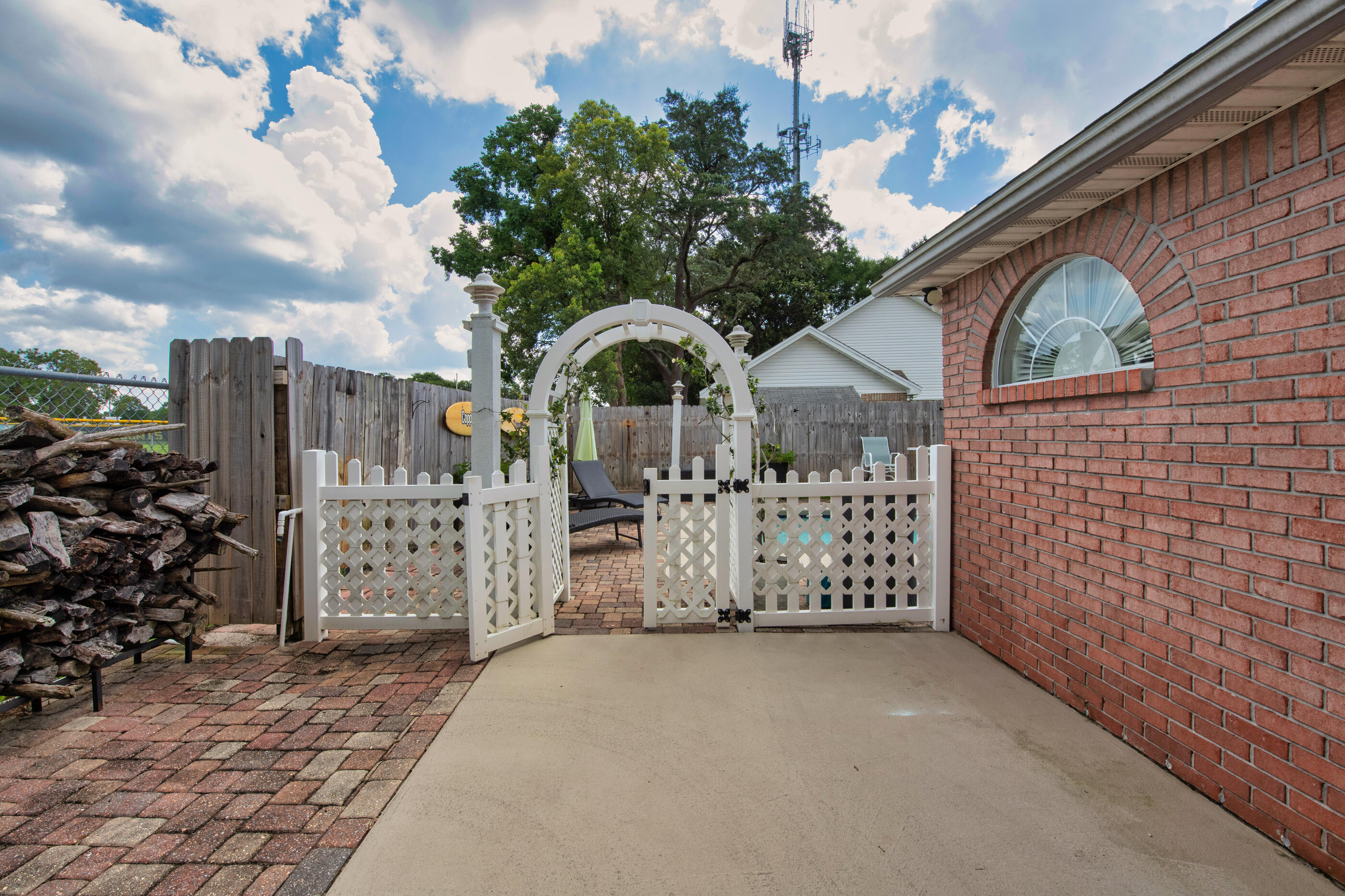 2587 Dana Court