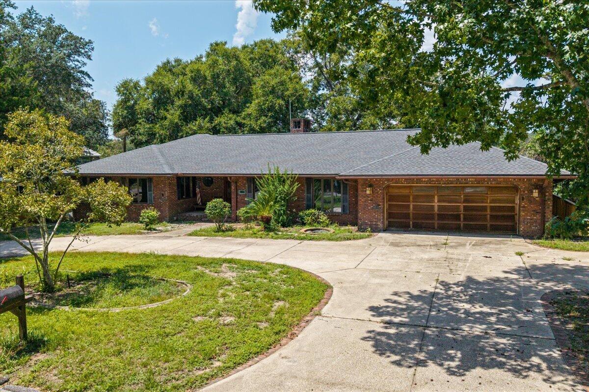 212 White Street
