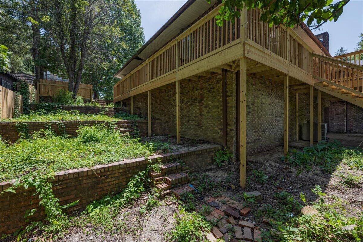 212 White Street