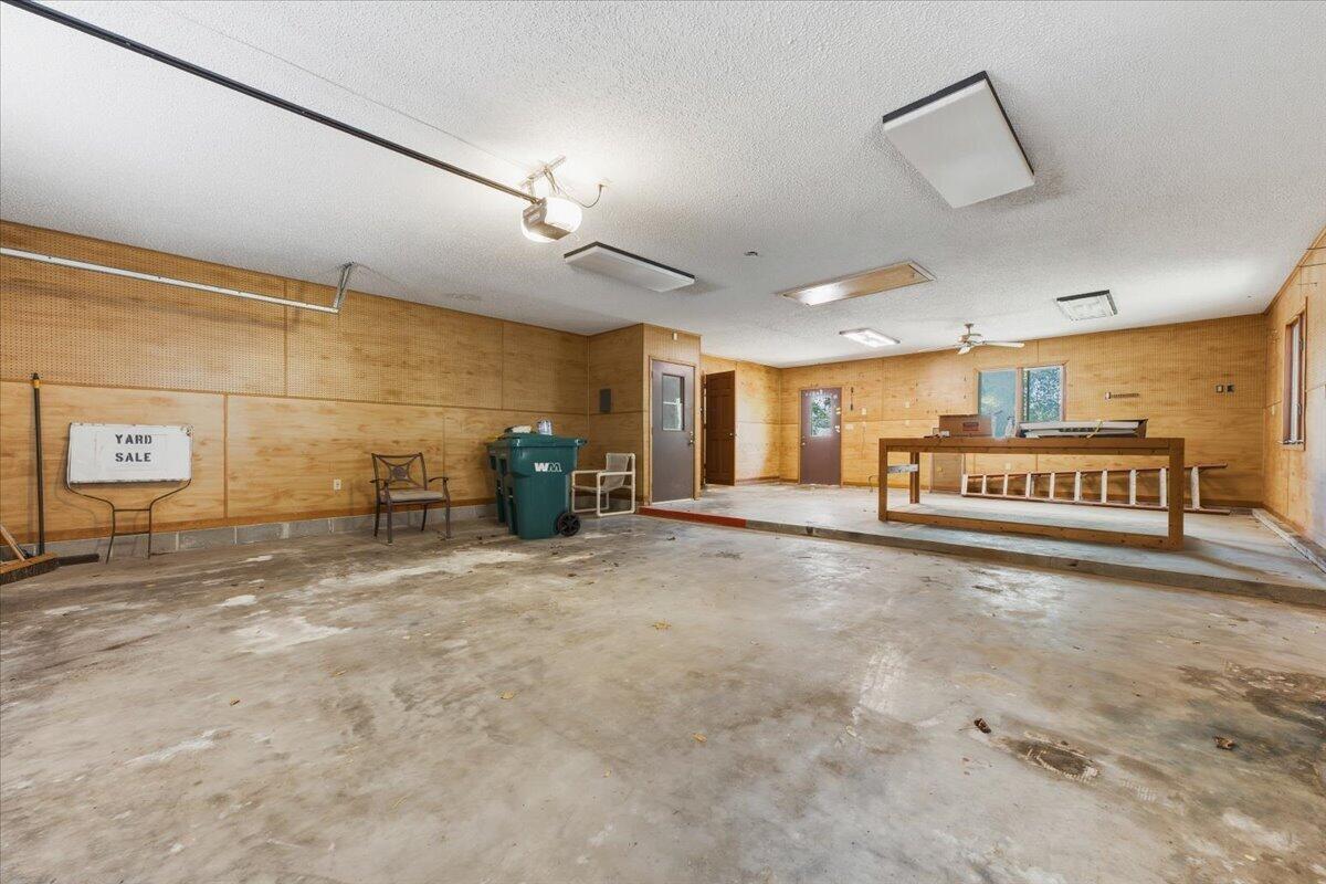 212 White Street