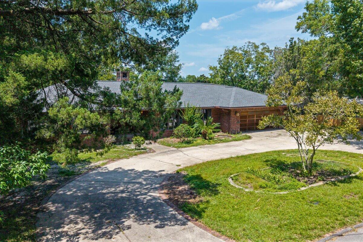 212 White Street