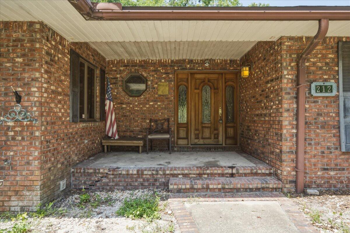 212 White Street