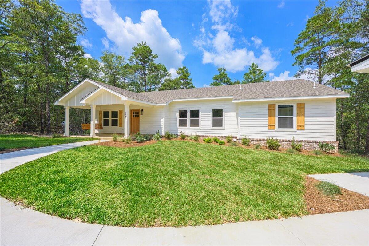 109 Spring Hill Road, DeFuniak Springs