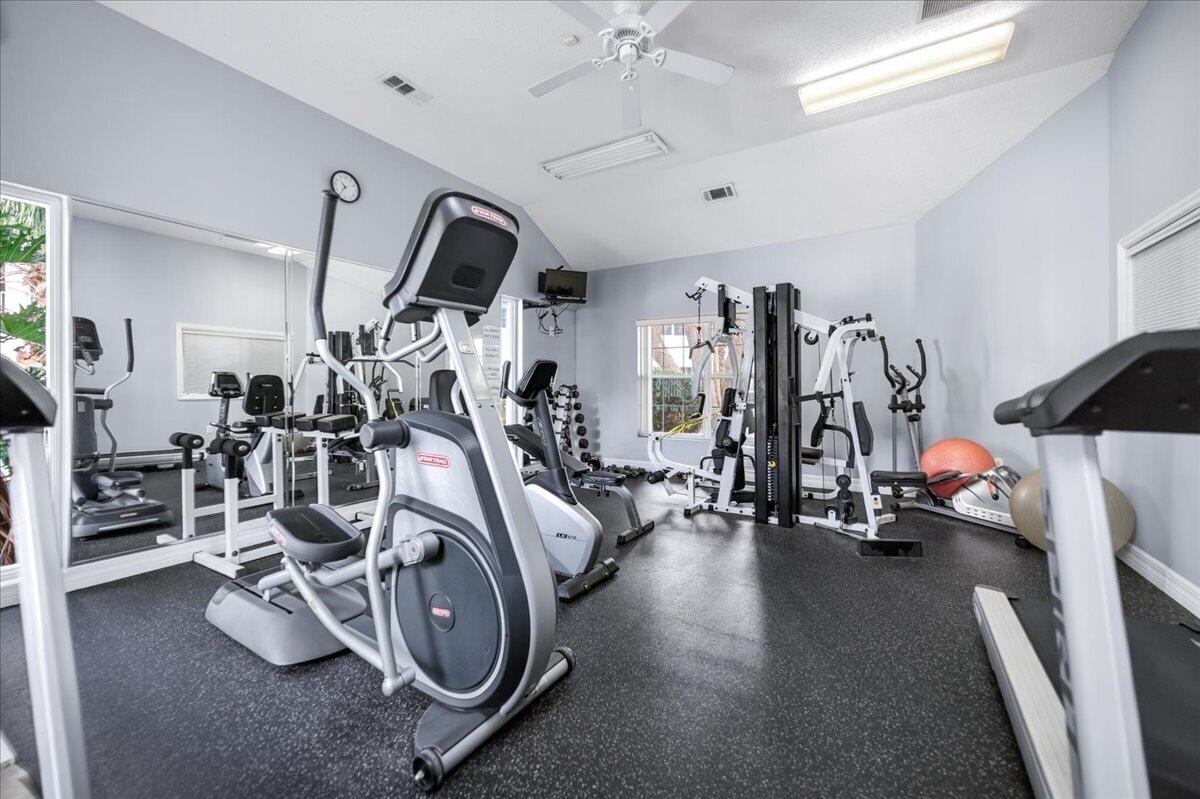4276 Calinda Lane APT 114