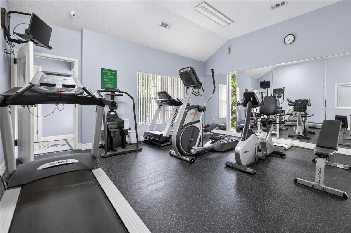 4276 Calinda Lane APT 114