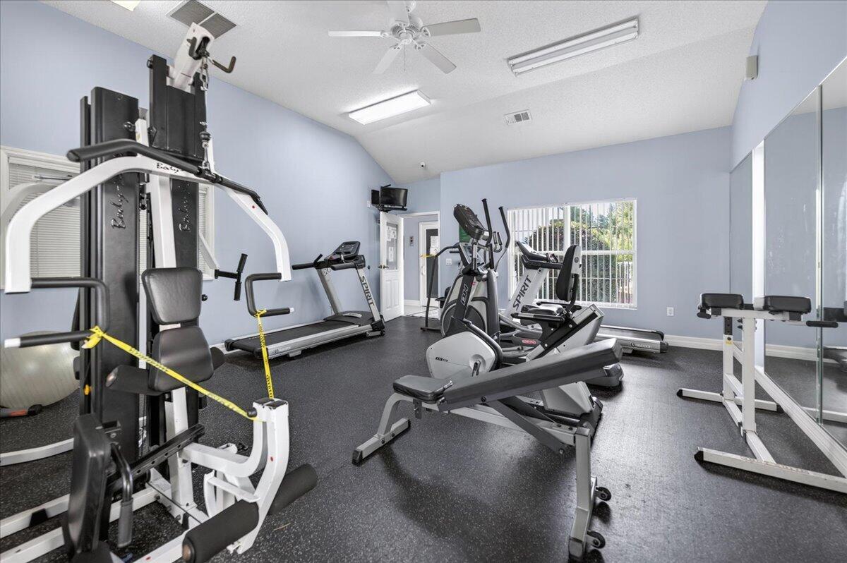4276 Calinda Lane APT 114