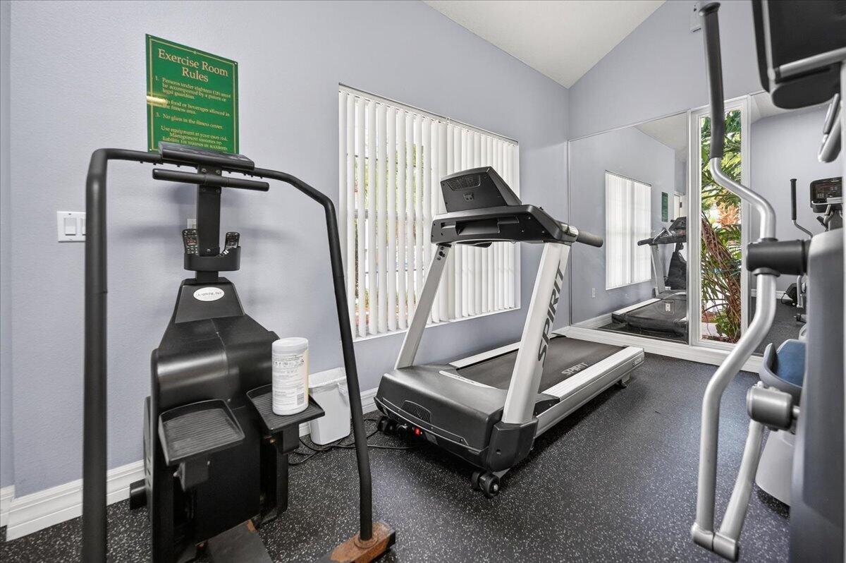 4276 Calinda Lane APT 114