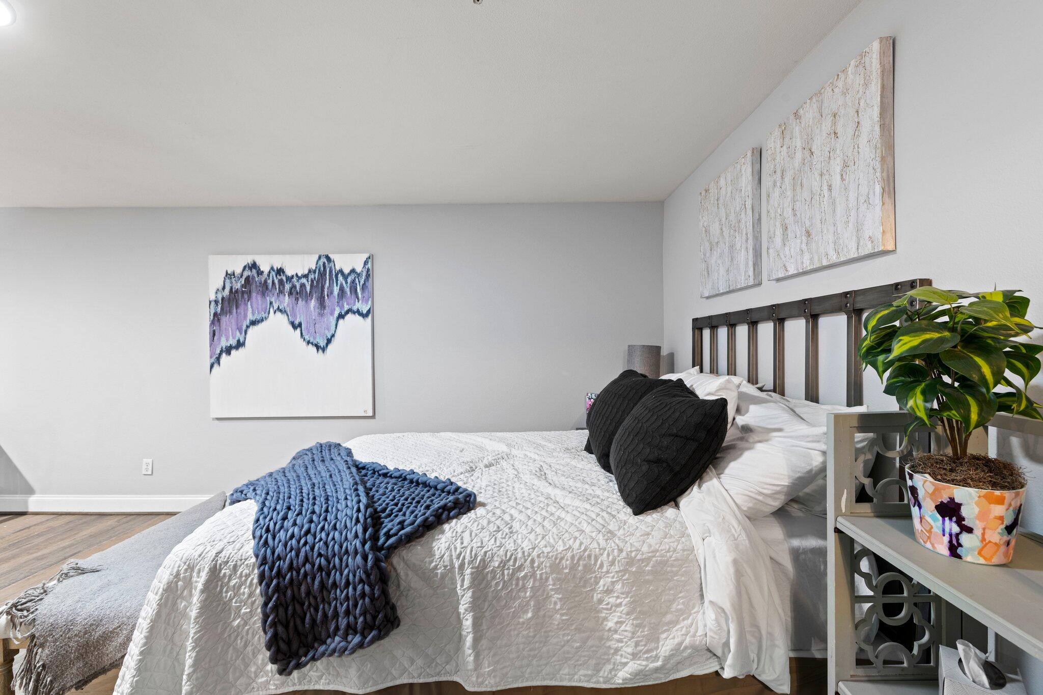 4507 Furling Lane, 311