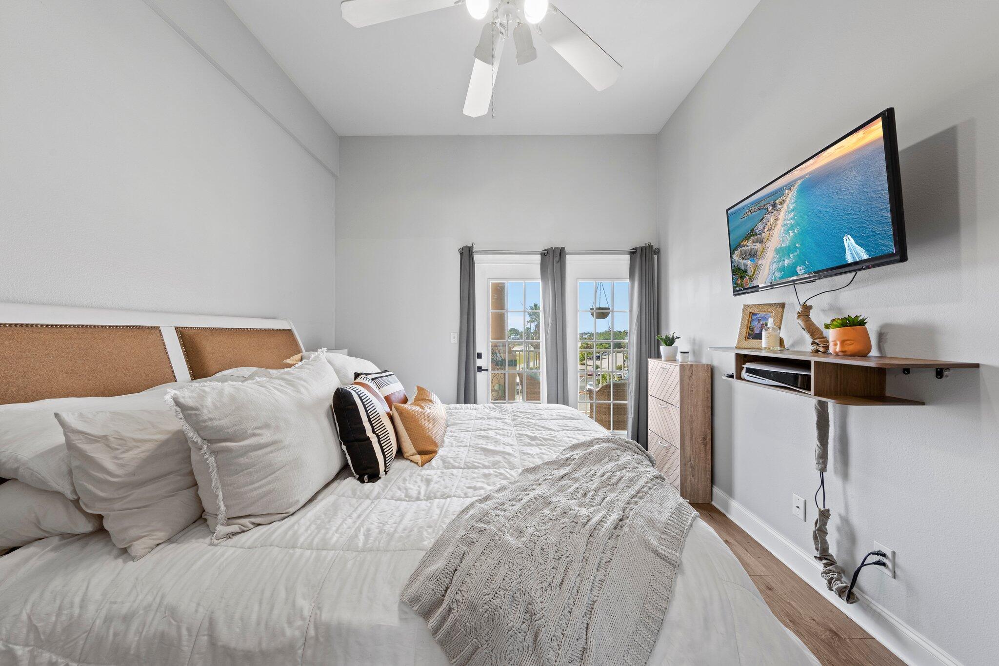 4507 Furling Lane, 311