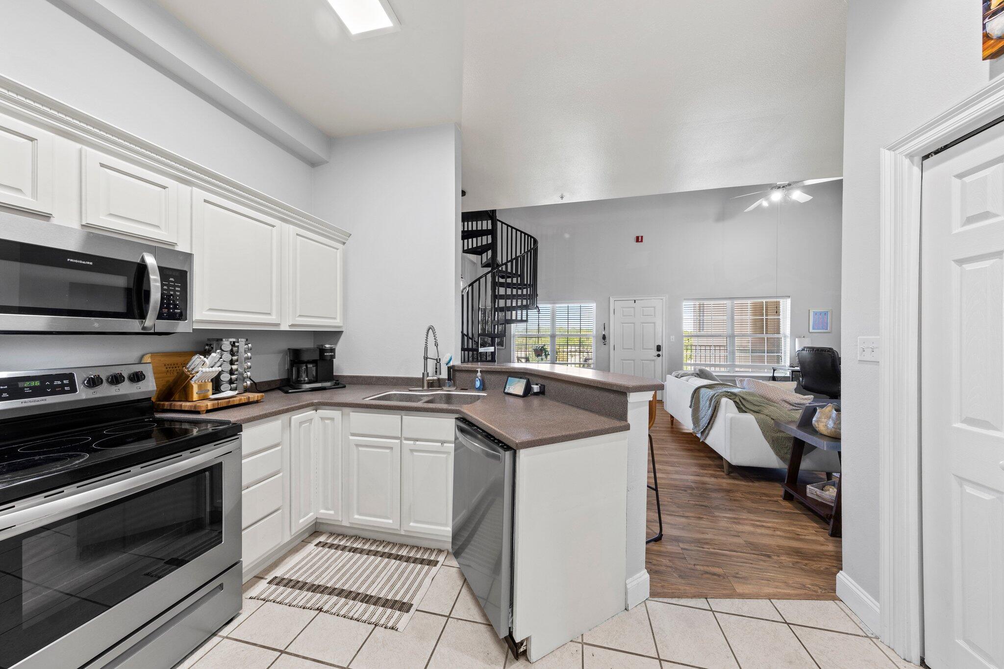 4507 Furling Lane, 311