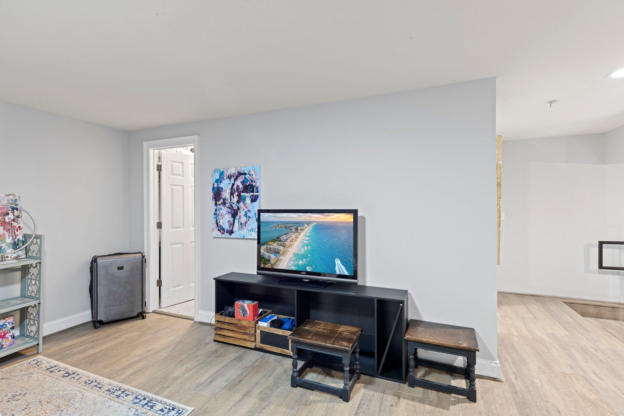 4507 Furling Lane, 311