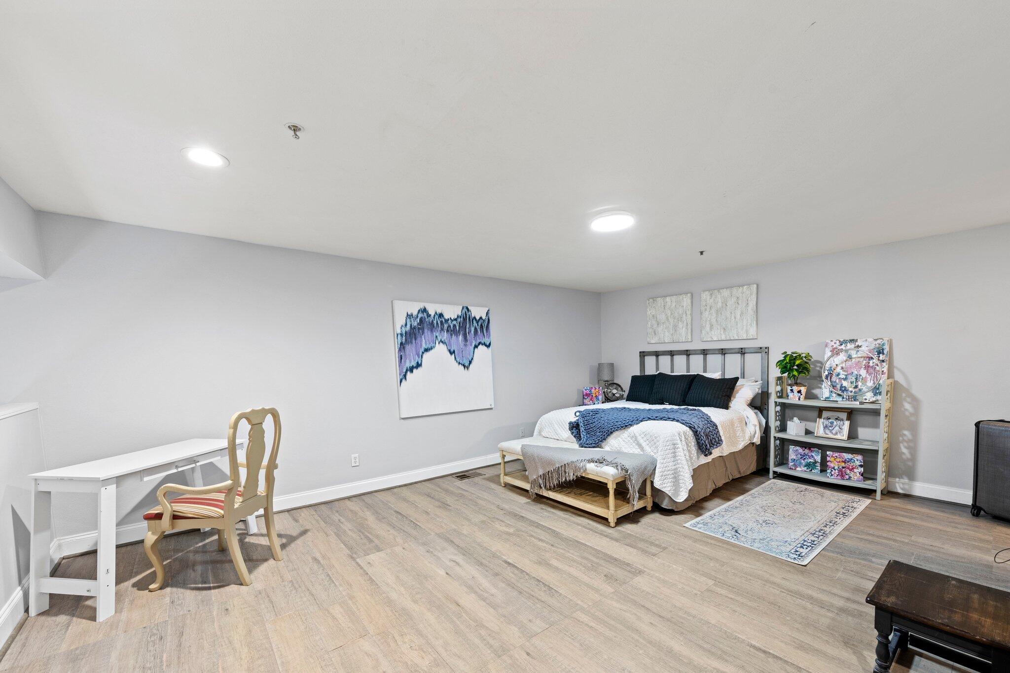 4507 Furling Lane, 311