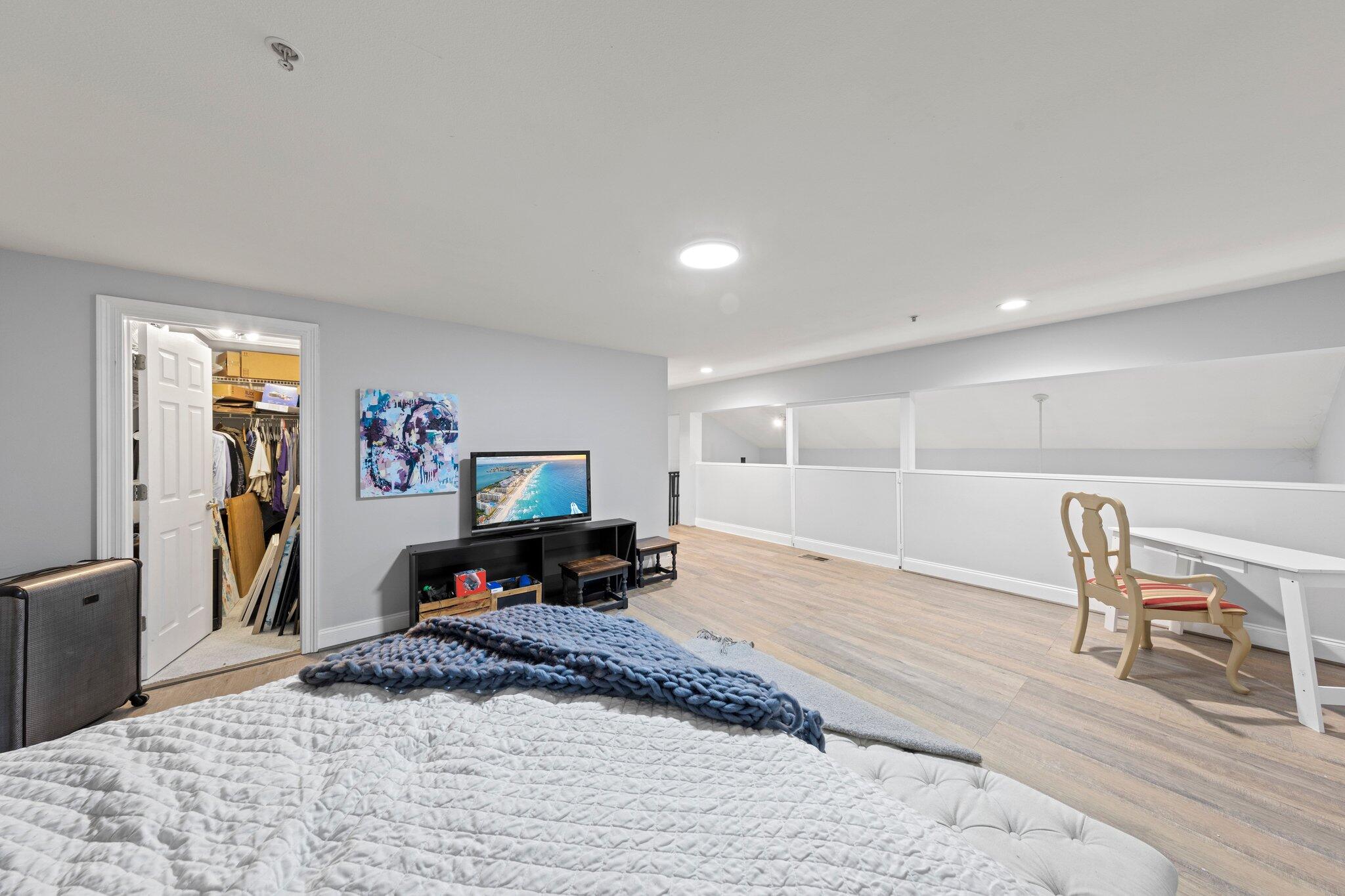 4507 Furling Lane, 311