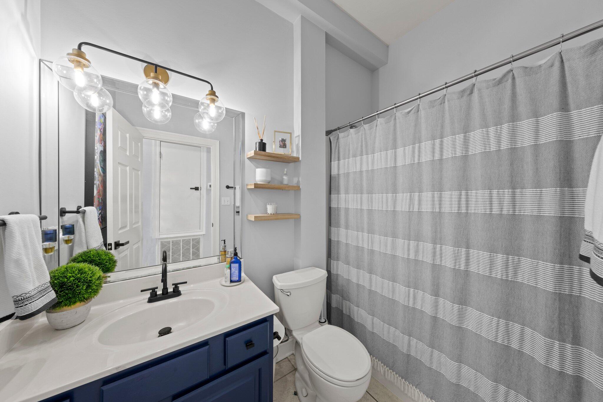 4507 Furling Lane, 311