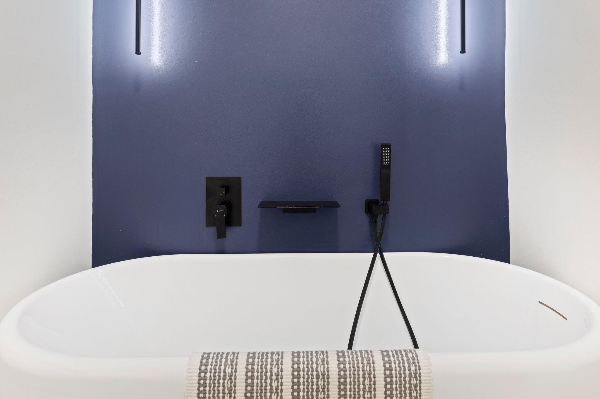 4507 Furling Lane, 311