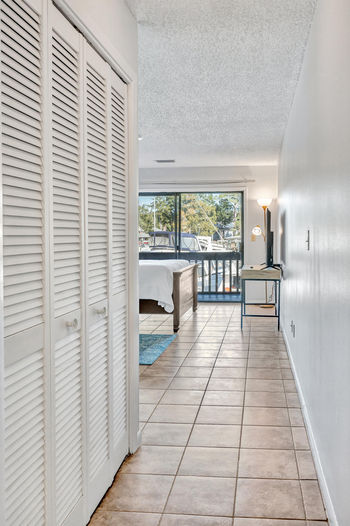 300 Yacht Club Drive, UNIT 04