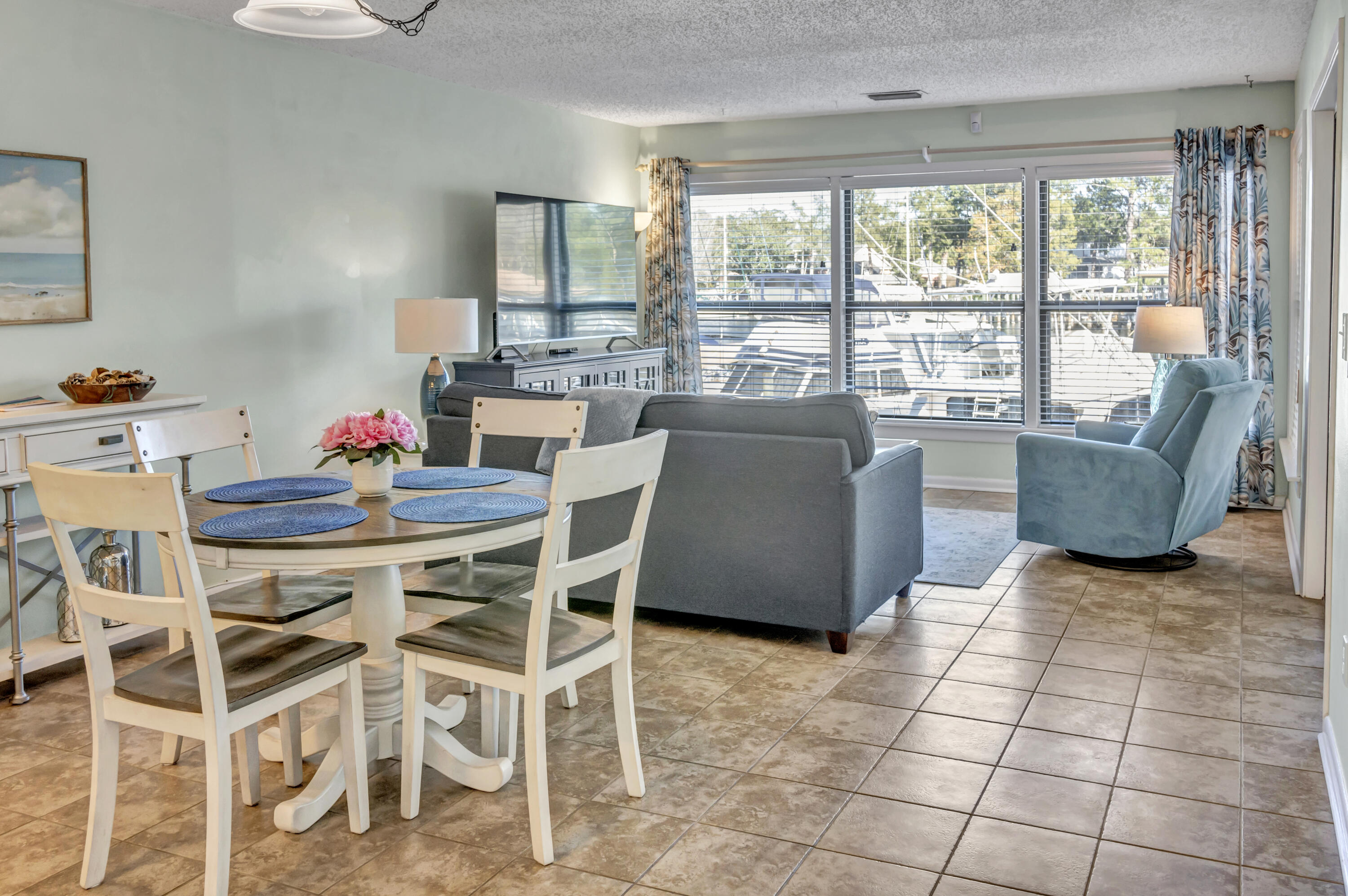 300 Yacht Club Drive, UNIT 04