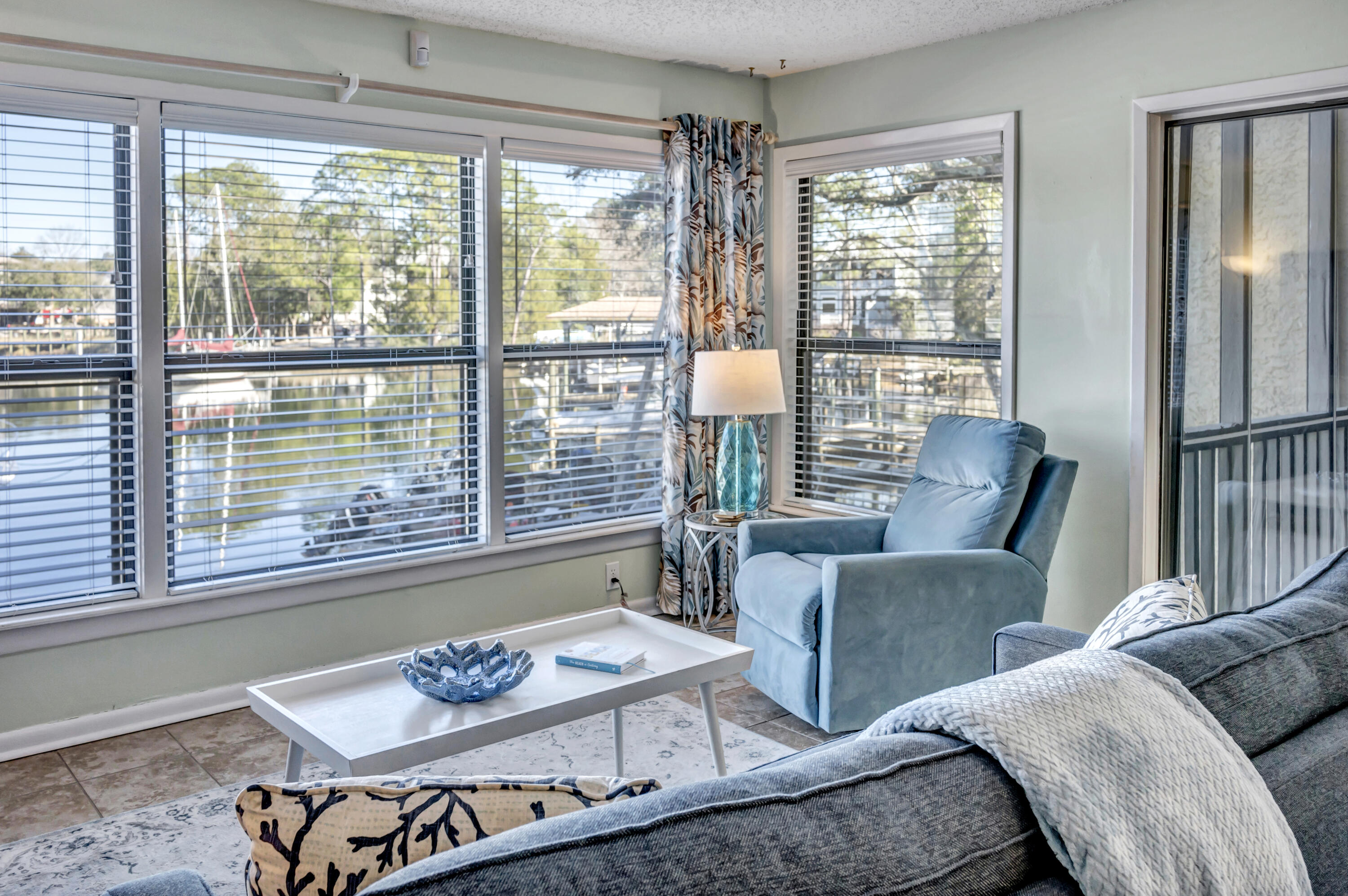 300 Yacht Club Drive, UNIT 04