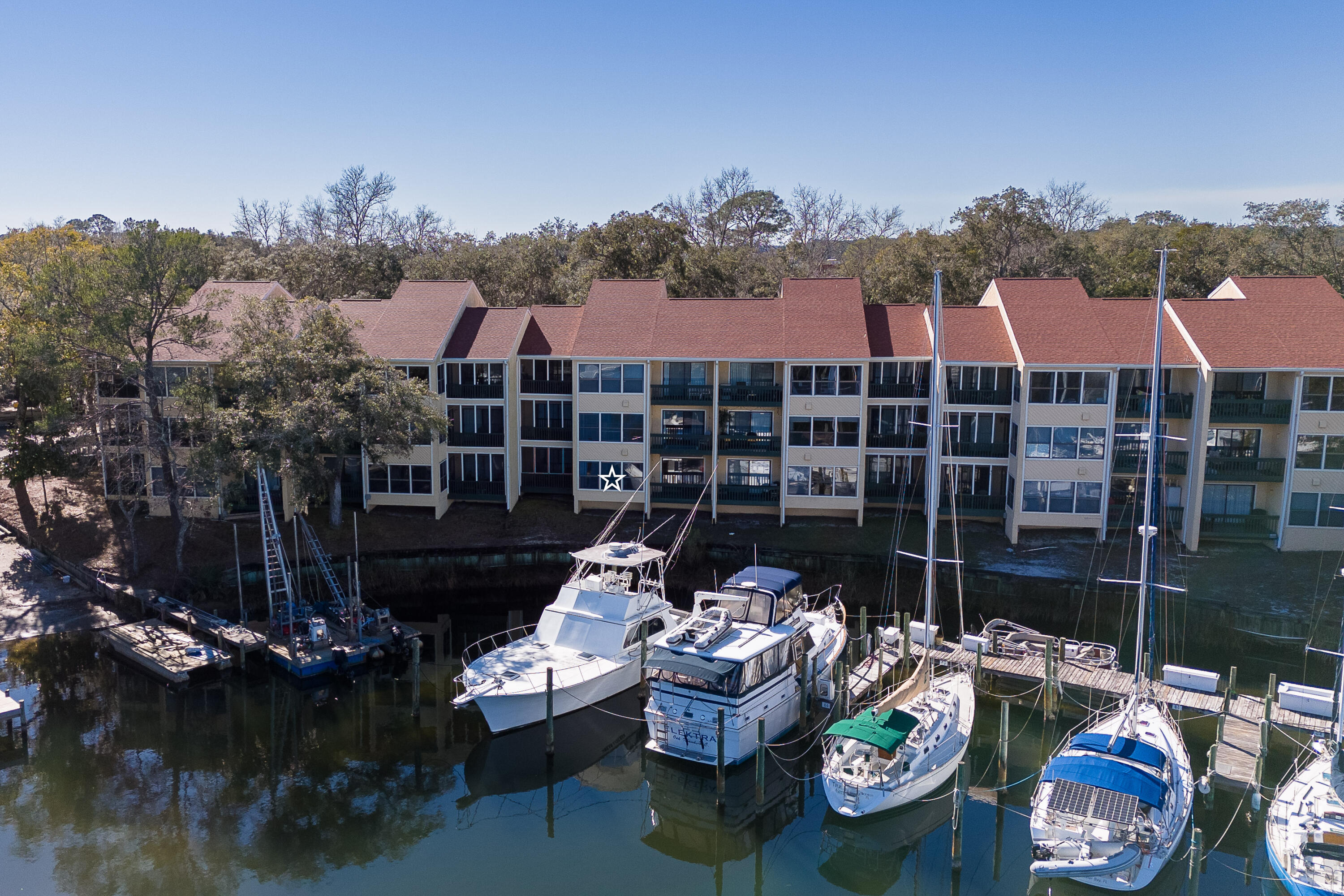 300 Yacht Club Drive, UNIT 04