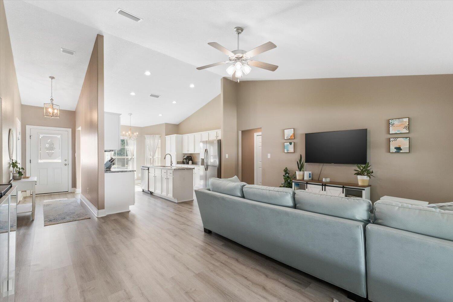 1858 Justice Circle Circle