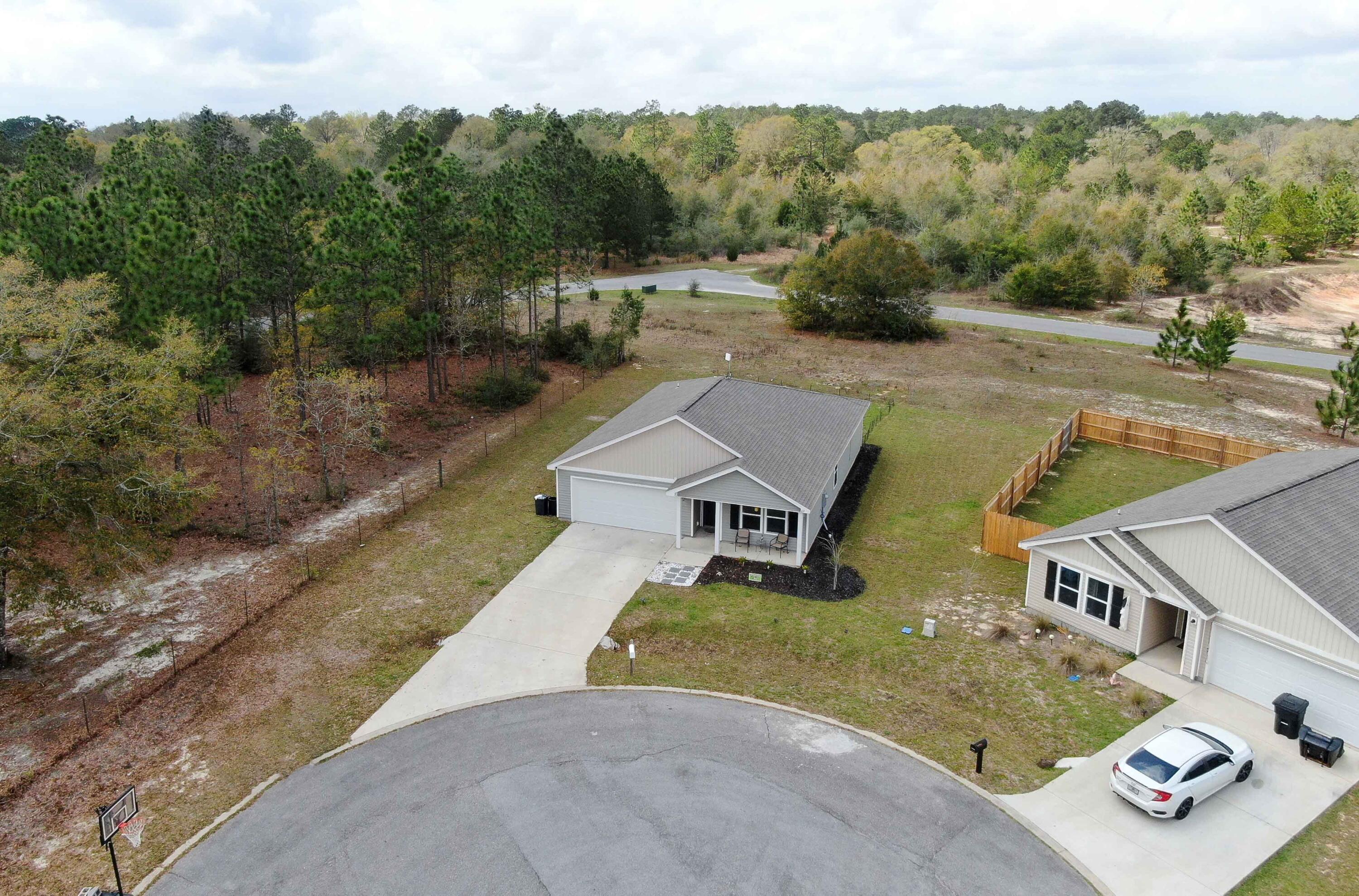69 W Lockwood Way, DeFuniak Springs
