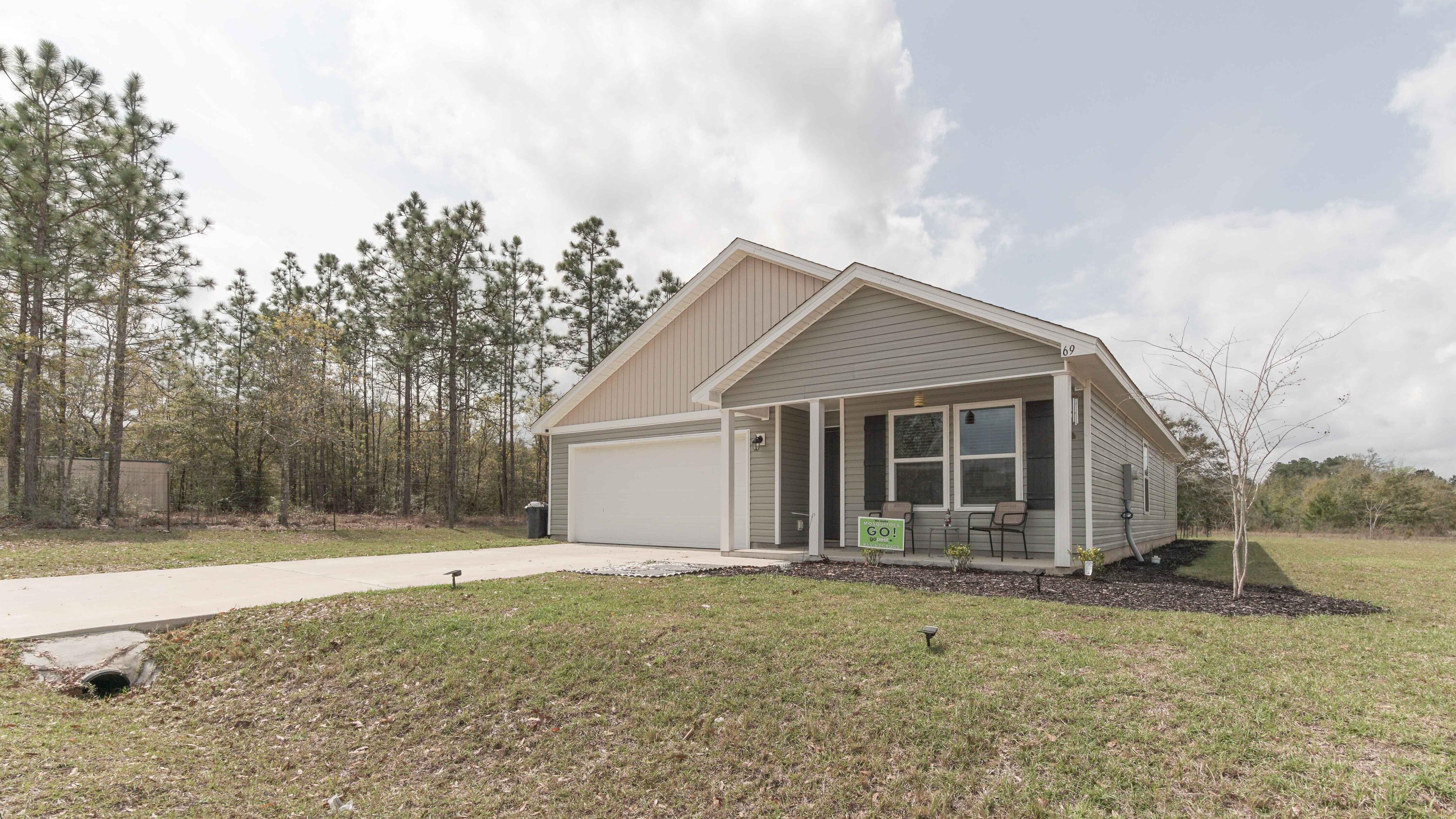 69 W Lockwood Way, DeFuniak Springs