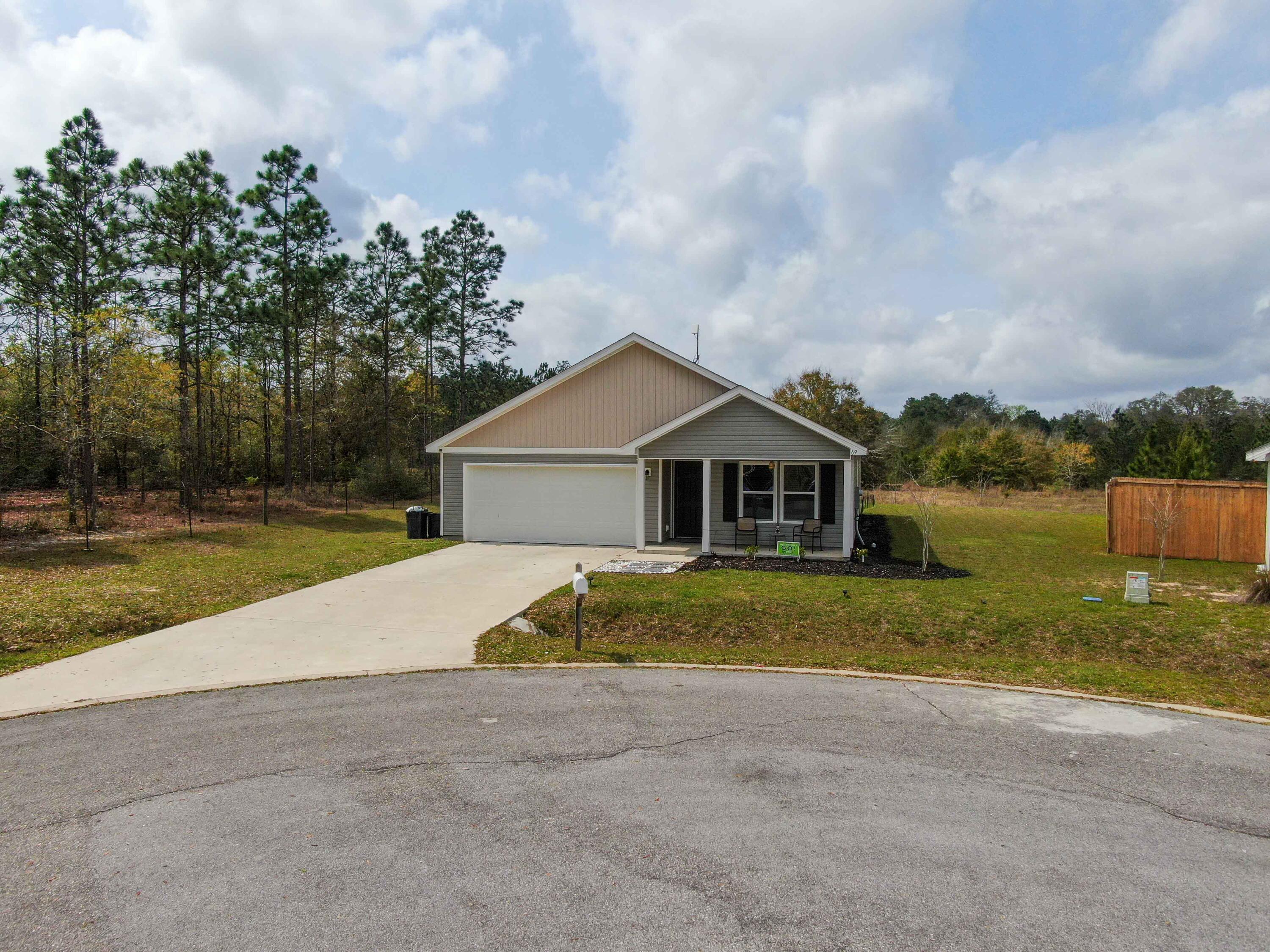 69 W Lockwood Way, DeFuniak Springs