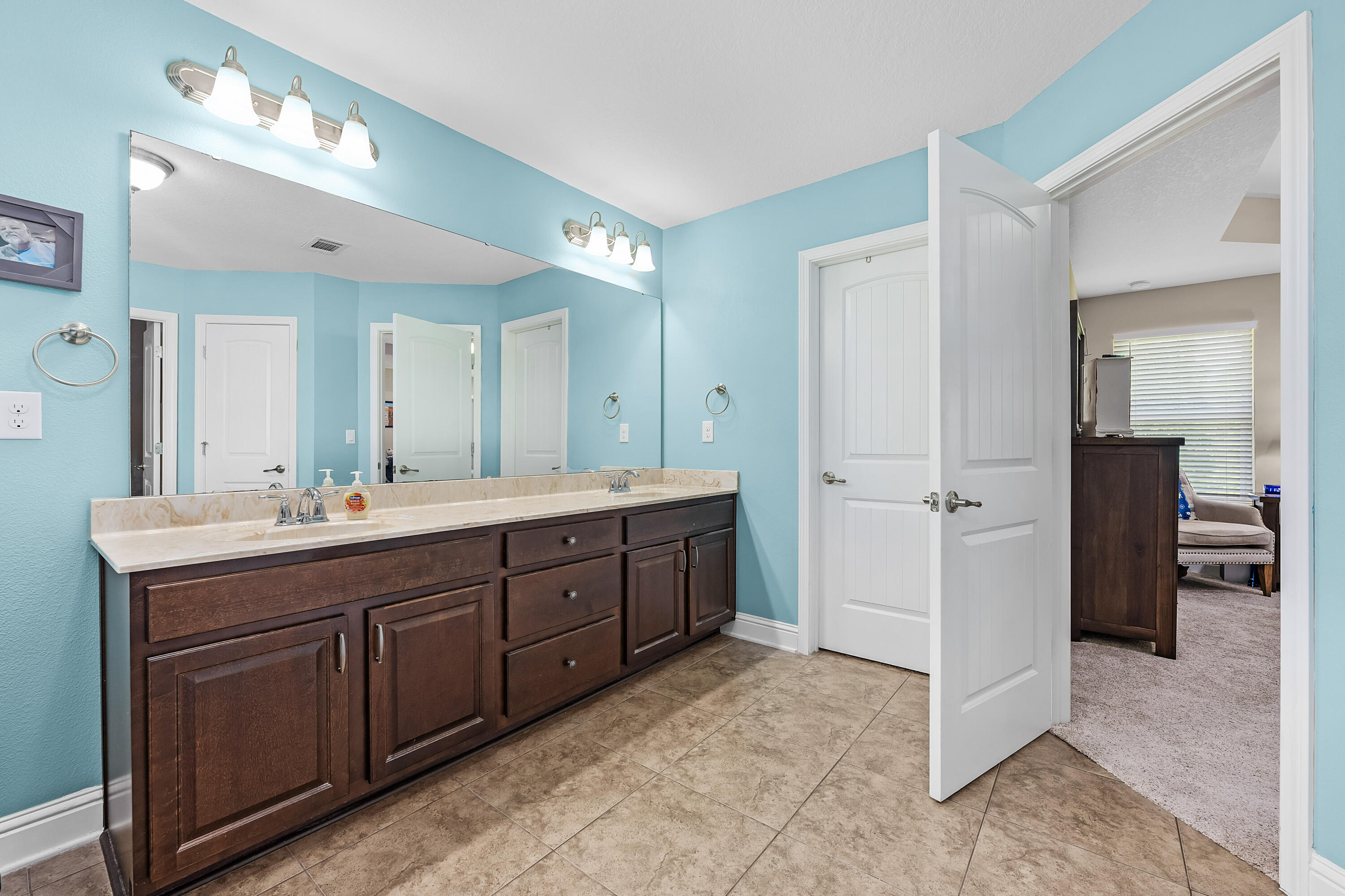 6085 Walk Along Way Way