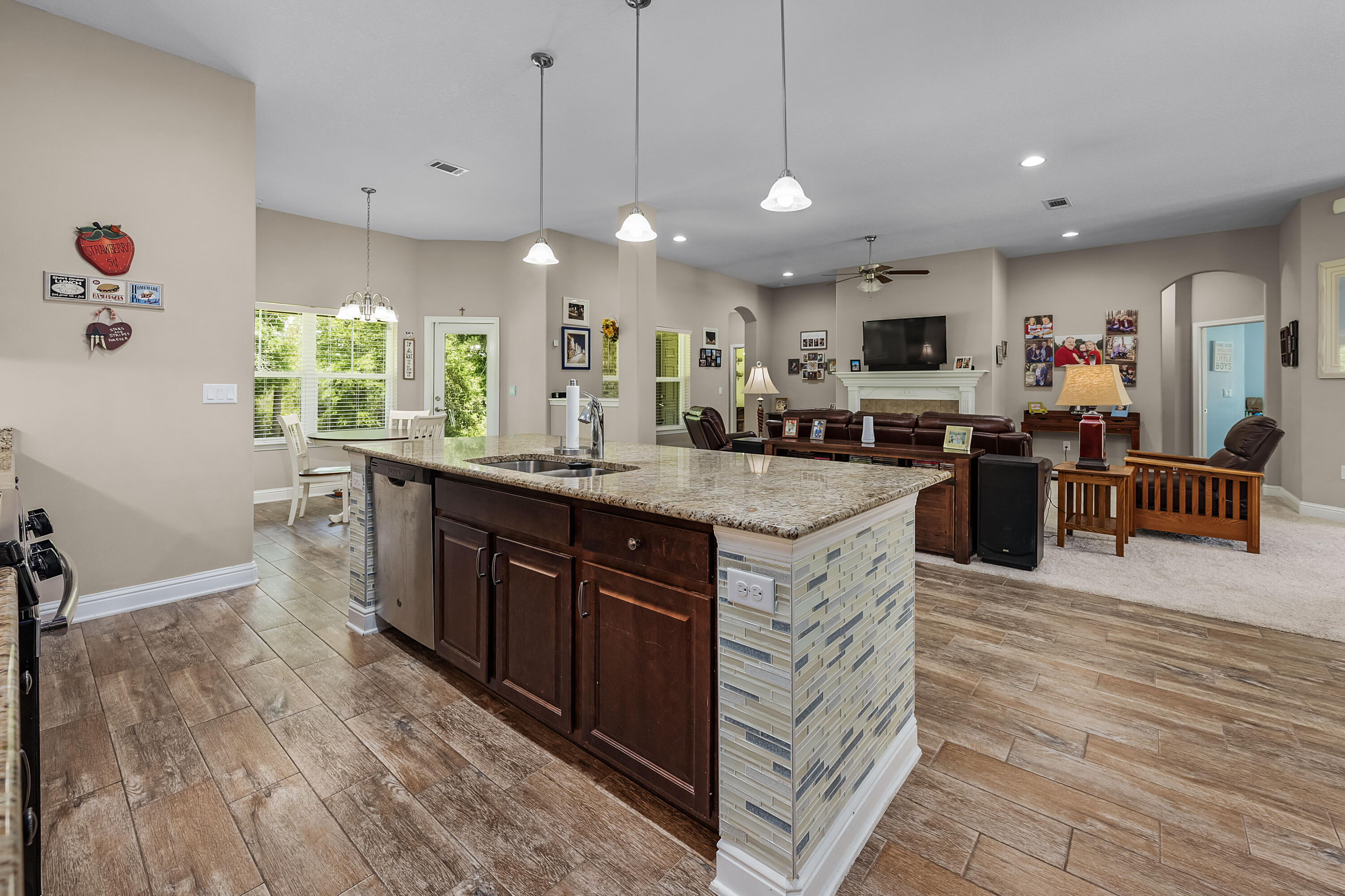 6085 Walk Along Way Way