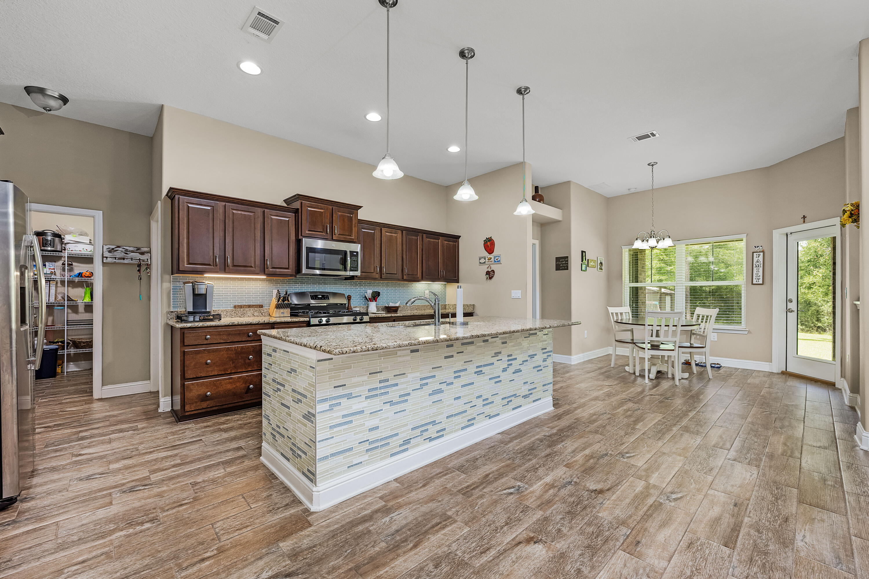 6085 Walk Along Way Way